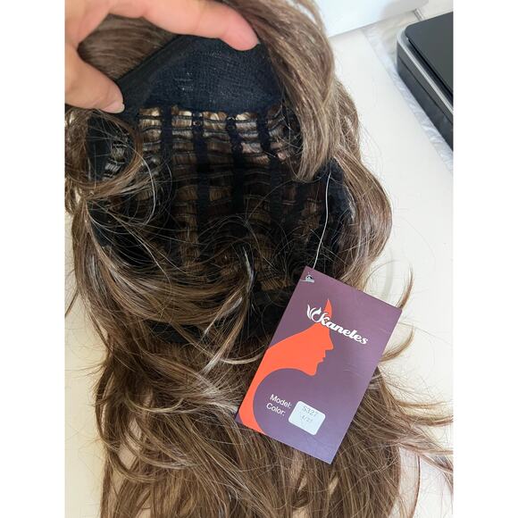 Layered Shoulder Length Women's Wig Bangs Premium Synthetic Hair dark Blonde - Picture 14 of 16